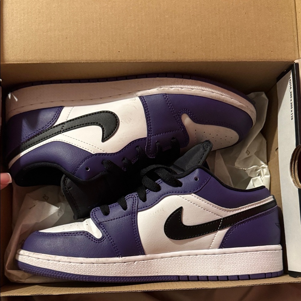 Jordan Kids Sneakers in Purple and White